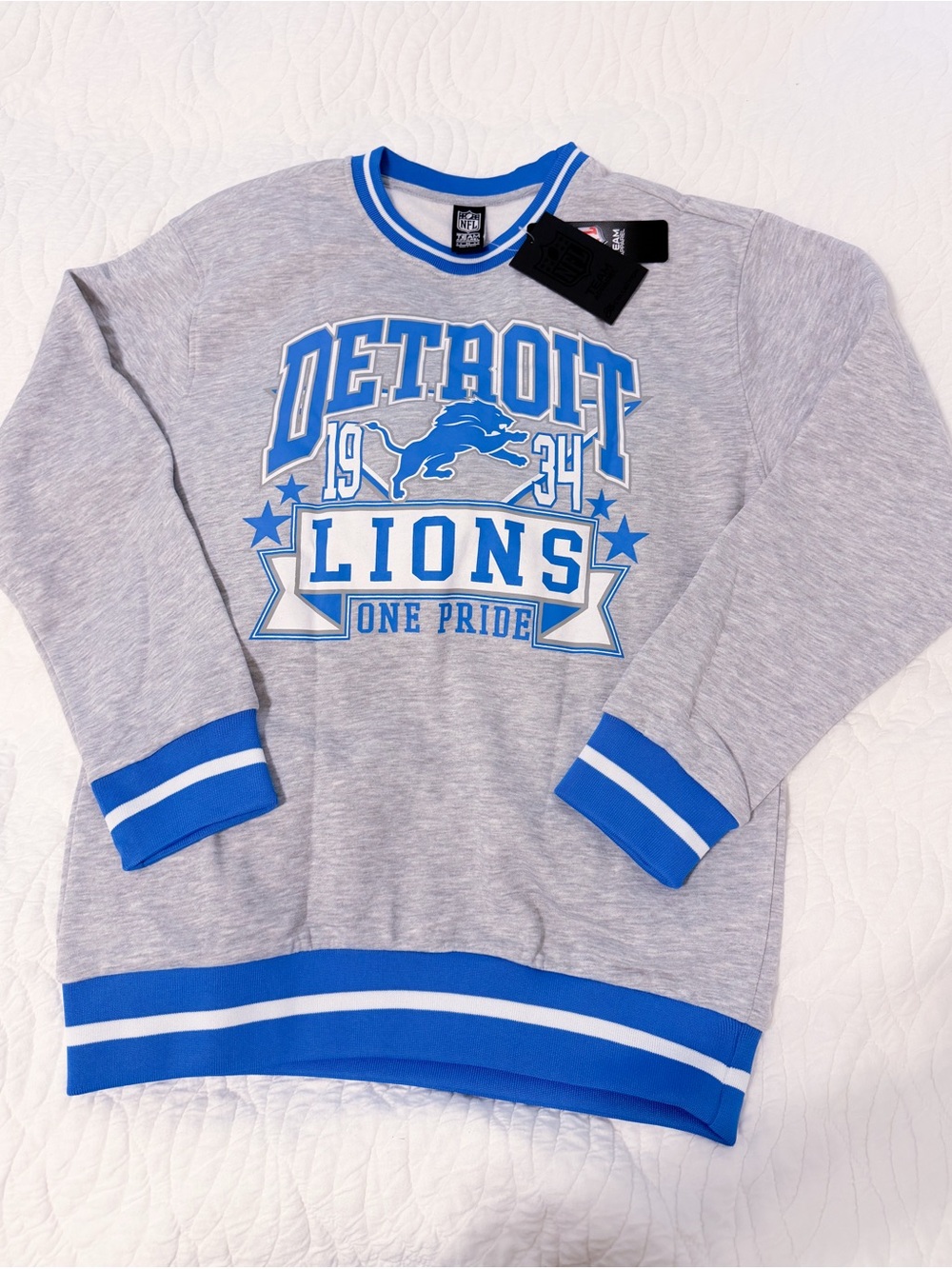 NWT! NFL Detroit Lions Gray and Blue Crewneck Sweatshirt Medium